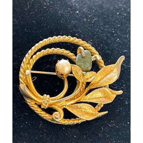 Vintage Signed Sarah Coventry Costume Gold Tone Pin W/faux Pearl And Jade Brooch - Picture 4 of 4